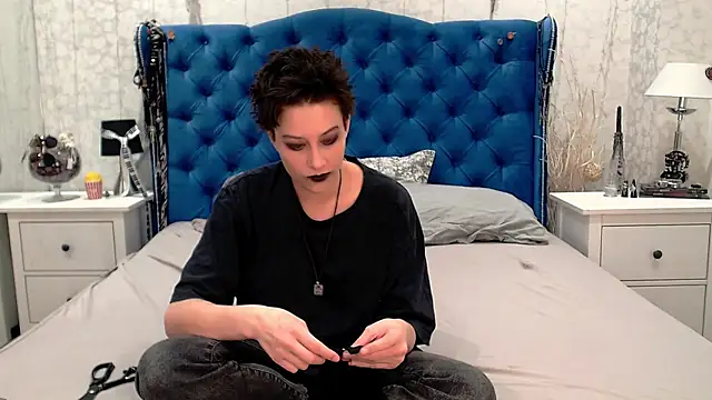 via mayer  online show from April 21, 4:52 am