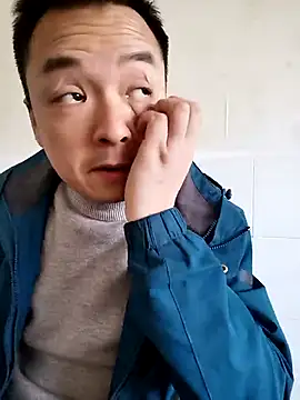 Snapshot of swg176 chatting on March 21, 6:05 am swg176 online show from March 21, 6:05 am