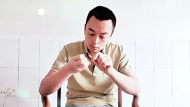 Snapshot of swg176 chatting on October 3, 3:03 am swg176 online show from October 3, 3:03 am