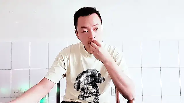 Snapshot of swg176 chatting on October 9, 12:41 am swg176 online show from October 9, 12:41 am