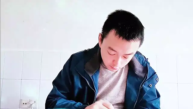 Snapshot of swg176 chatting on October 17, 1:53 am swg176 online show from October 17, 1:53 am