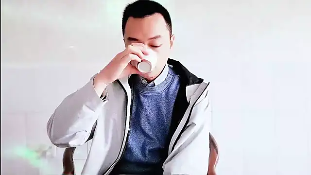 Snapshot of swg176 chatting on October 30, 12:23 am swg176 online show from October 30, 12:23 am