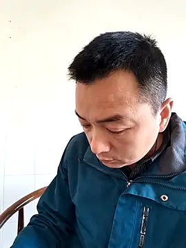 Snapshot of swg176 chatting on November 27, 6:37 am swg176 online show from November 27, 6:37 am