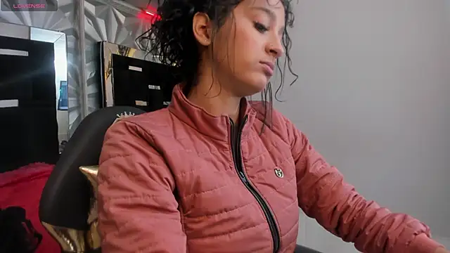 Shelley-Hack online show from February 27, 1:17 pm