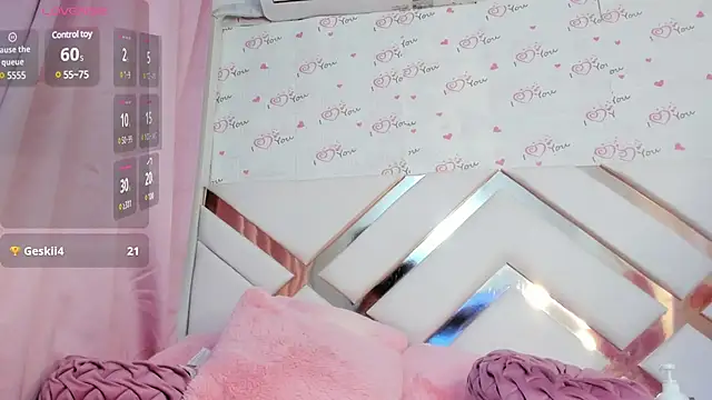 Snapshot of NoaBrowm chatting on January 18, 1:29 pm NoaBrowm online show from January 18, 1:29 pm