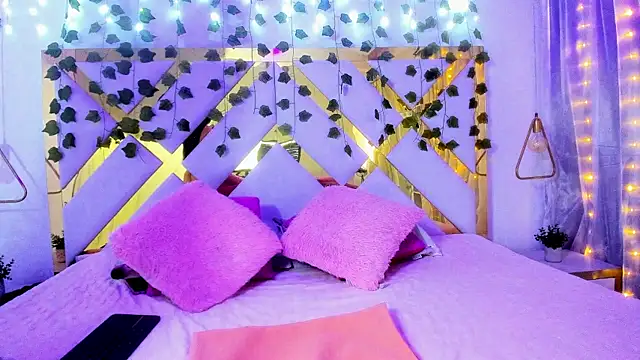 Snapshot of Christal_Golden chatting on January 14, 12:35 pm Christal Golden online show from January 14, 12:35 pm