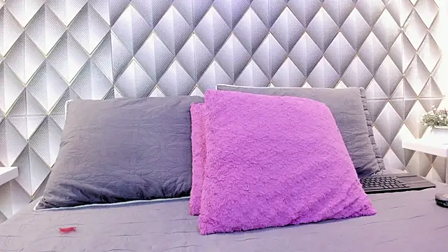 Snapshot of Christal_Golden chatting on February 27, 6:42 pm Christal Golden online show from February 27, 6:42 pm