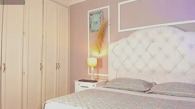 Snapshot of connor_and_angel chatting on February 25, 8:09 pm connor and angel online show from February 25, 8:09 pm