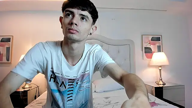 Snapshot of connor_and_angel chatting on March 6, 7:32 pm connor and angel online show from March 6, 7:32 pm