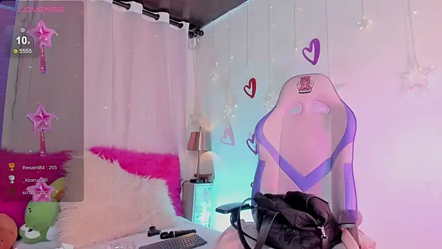 Snapshot of emma_soffia_ chatting on March 8, 12:00 am emma soffia  online show from March 8, 12:00 am