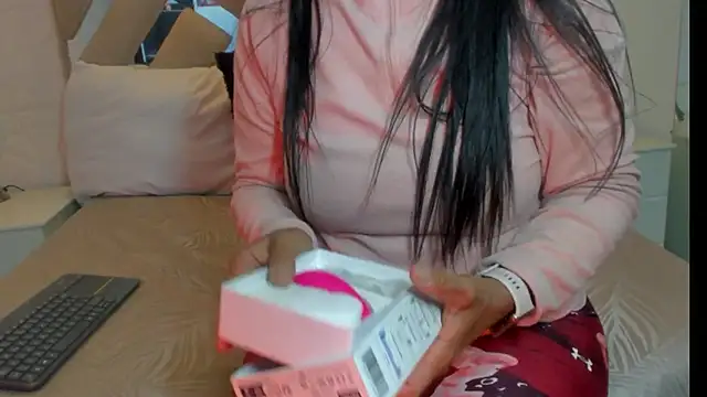 raquell moore online show from February 22, 8:42 pm