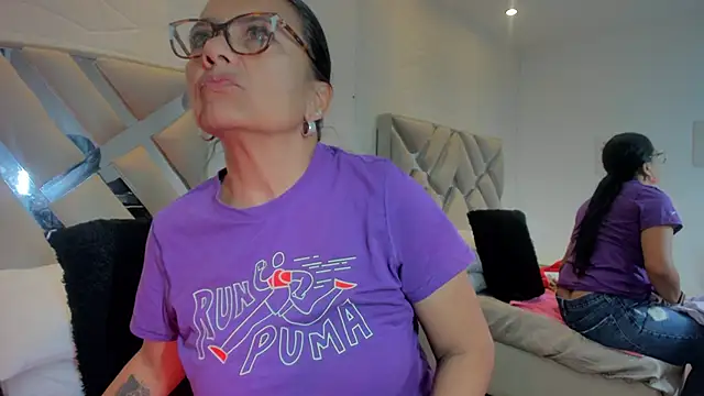 raquell moore online show from March 3, 8:38 am