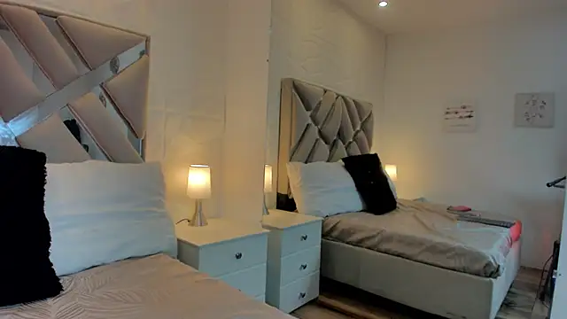 raquell moore online show from March 19, 9:17 am