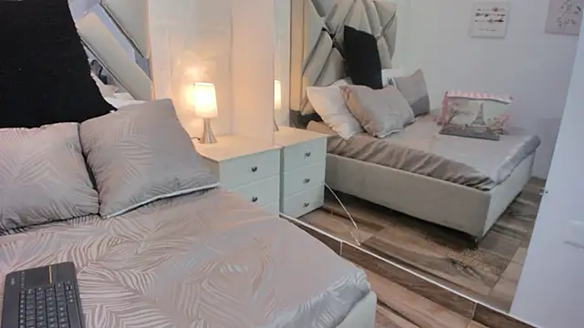 raquell moore online show from September 14, 5:34 pm