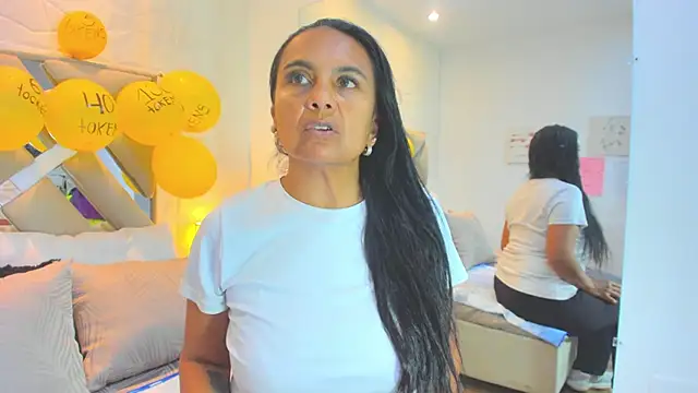 raquell moore online show from December 15, 1:04 pm