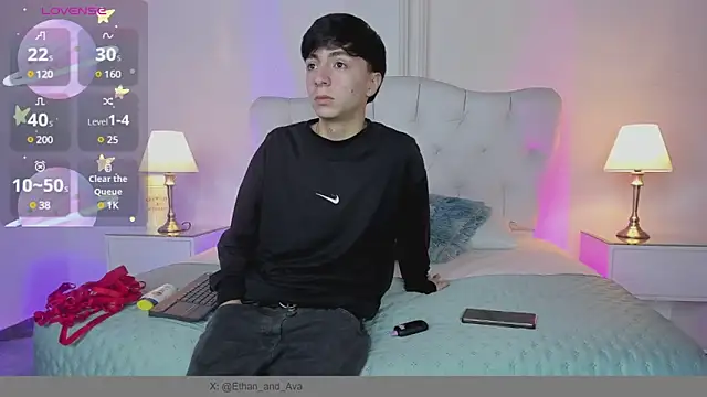 Snapshot of ethan_and_ava chatting on March 18, 1:53 pm ethan and ava online show from March 18, 1:53 pm