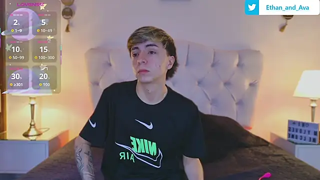 Snapshot of ethan_and_ava chatting on September 12, 12:49 pm ethan and ava online show from September 12, 12:49 pm