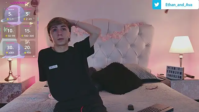 Snapshot of ethan_and_ava chatting on September 18, 1:24 pm ethan and ava online show from September 18, 1:24 pm