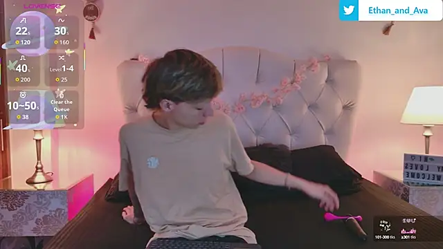 Snapshot of ethan_and_ava chatting on September 30, 12:54 pm ethan and ava online show from September 30, 12:54 pm