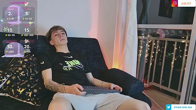 ethan and ava online show from December 5, 2:09 am