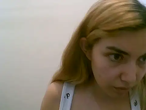 VittoriaTaylor online show from September 20, 8:43 pm