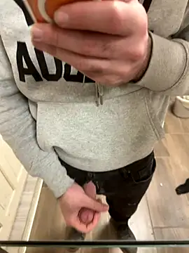 Snapshot of Klaus298 chatting on December 16, 7:02 am Klaus298 online show from December 16, 7:02 am