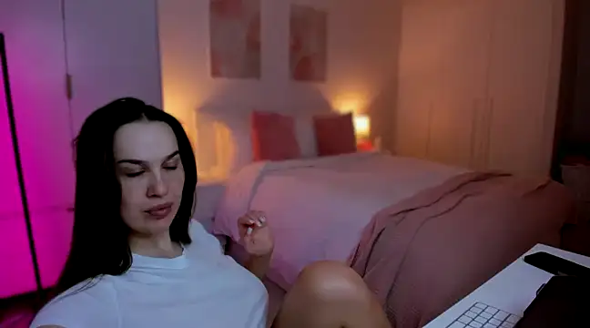 Snapshot of GoddessRoxana chatting on January 24, 12:41 pm GoddessRoxana online show from January 24, 12:41 pm