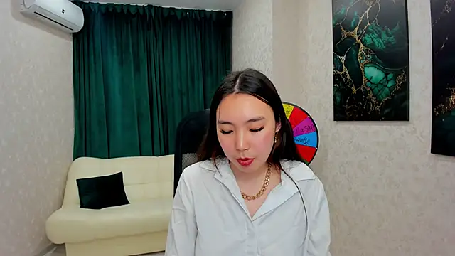 AnnaReyla online show from March 12, 5:17 pm