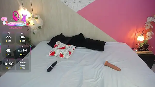 Snapshot of miss_honey01 chatting on November 19, 11:27 pm miss honey01 online show from November 19, 11:27 pm