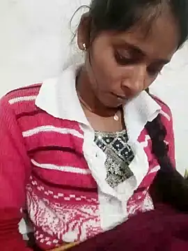 Snapshot of Divya-2007 chatting on December 18, 1:39 pm Divya-2007 online show from December 18, 1:39 pm