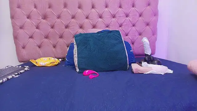 Snapshot of Auroraa_miller chatting on September 9, 11:54 am Auroraa miller online show from September 9, 11:54 am