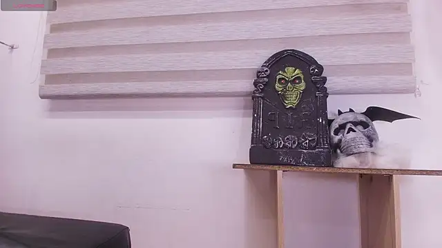 Snapshot of Auroraa_miller chatting on October 10, 11:53 am Auroraa miller online show from October 10, 11:53 am