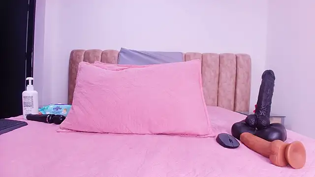 Snapshot of Auroraa_miller chatting on November 27, 11:56 am Auroraa miller online show from November 27, 11:56 am