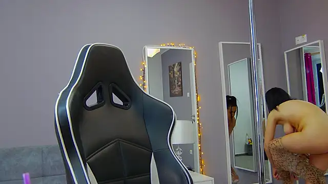 Eva Lovvia  online show from January 31, 6:25 pm