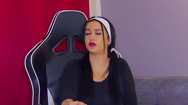 Eva Lovvia  online show from February 11, 1:20 am