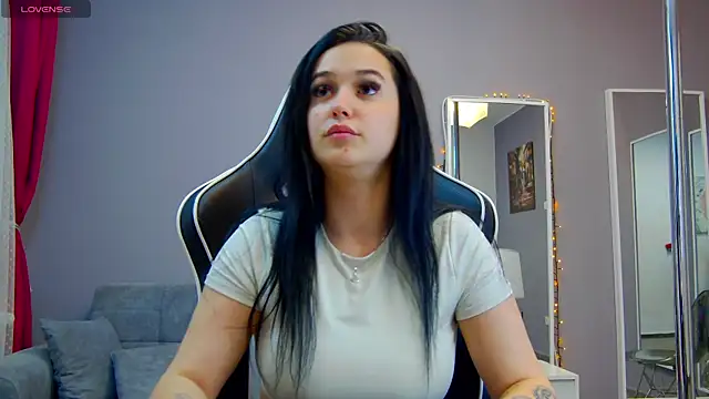 Eva Lovvia  online show from March 20, 7:25 pm