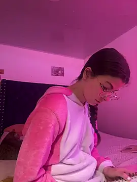 Snapshot of MARIELSINS_AND_DAIKIJACK chatting on March 18, 1:53 pm MARIELSINS AND DAIKIJACK online show from March 18, 1:53 pm