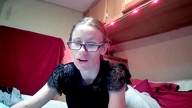 VibeyLovers online show from February 19, 6:00 pm