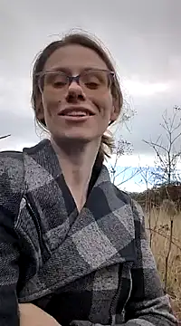 VibeyLovers online show from February 24, 9:20 pm