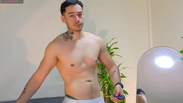 Snapshot of Salvatore_costa chatting on December 3, 11:14 pm Salvatore costa online show from December 3, 11:14 pm