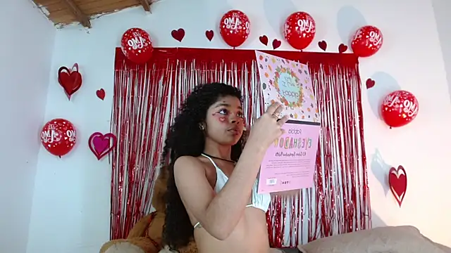 lucie petite online show from February 13, 9:38 pm