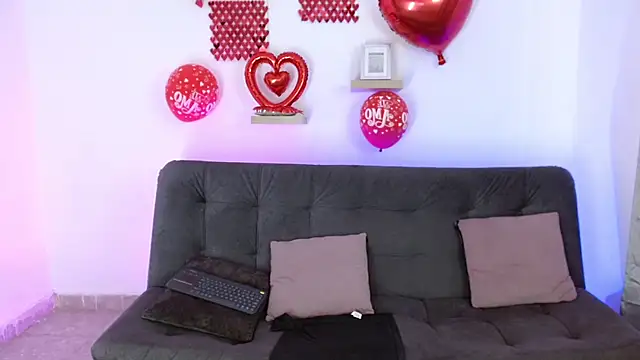 lucie petite online show from February 28, 6:20 pm