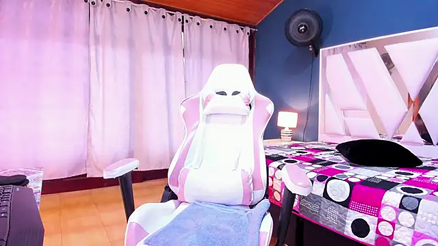 Alondra Cutie online show from February 12, 9:54 pm