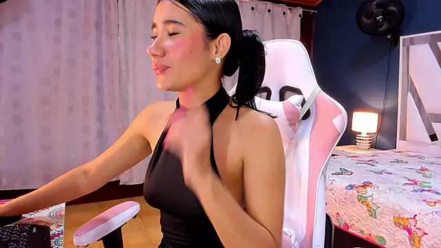 Alondra Cutie online show from February 27, 11:20 am