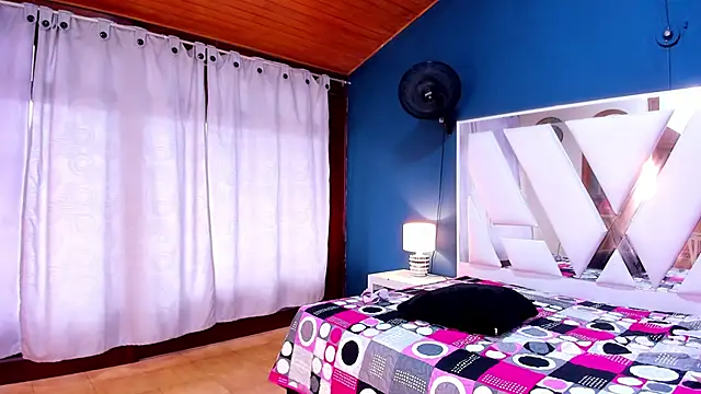 Alondra Cutie online show from March 19, 9:27 pm