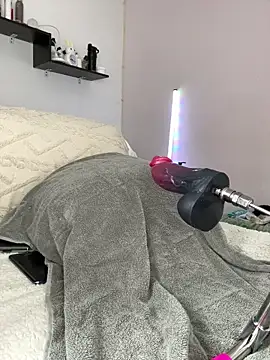 Snapshot of darkdesire_01 chatting on December 14, 2:17 am darkdesire 01 online show from December 14, 2:17 am