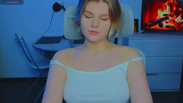 Snapshot of _JessieVibes chatting on February 1, 4:33 pm JessieVibes online show from February 1, 4:33 pm