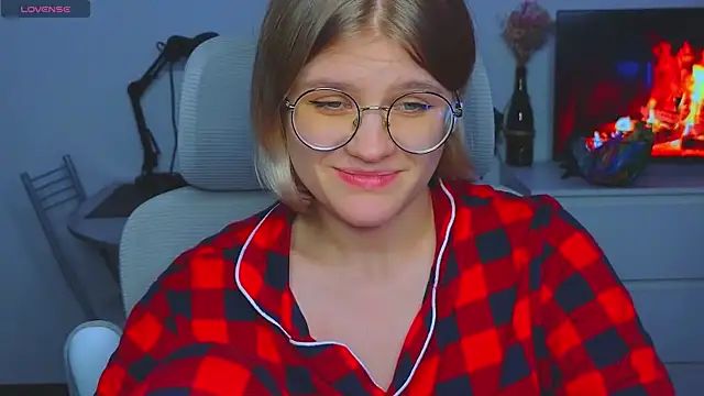 Snapshot of _JessieVibes chatting on February 16, 8:22 pm JessieVibes online show from February 16, 8:22 pm