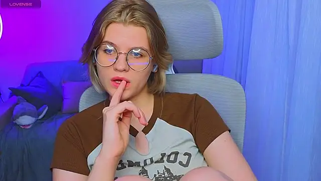 Snapshot of _JessieVibes chatting on March 11, 3:45 pm JessieVibes online show from March 11, 3:45 pm