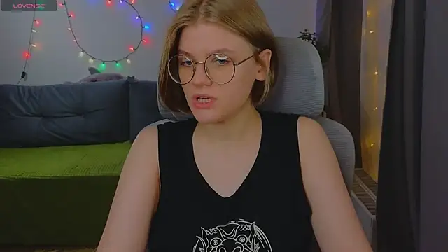 Snapshot of _JessieVibes chatting on November 19, 1:33 pm JessieVibes online show from November 19, 1:33 pm